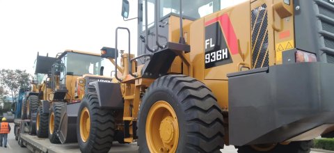 青島淳遠國際物流有限公司——機械設備運輸的青島專家_青島港到喀拉蘇口岸挖機報關出境_青島港到喀拉蘇口岸裝載機報關出境