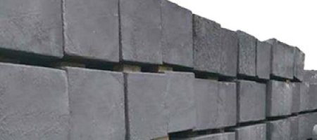 振动成型中粗石墨