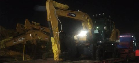 青岛淳远国际物流｜中俄工程机械跨境运输专家：智能化物流解决方案