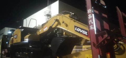 长三角港口群智慧物流体系构建与工程机械运输服务升级