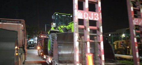 青岛淳远国际物流有限公司的专业设备运输服务_青岛港到张家港推土机运输_青岛港到张家港平地机运输