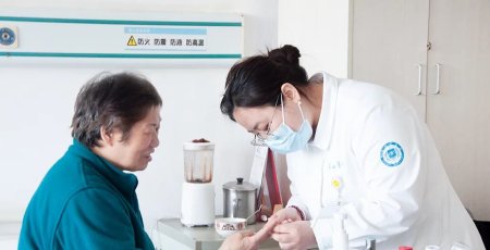 医养强守护 慢病早防控 | 福山老年公寓 “三高六病”科学管理 护航长者安康