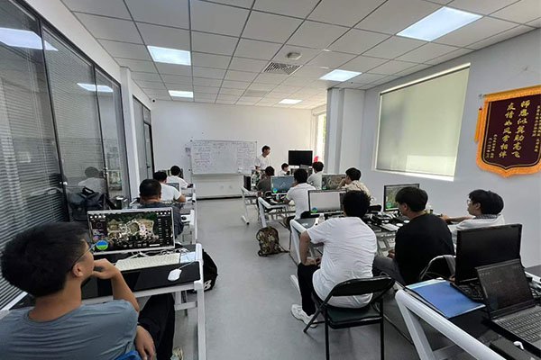 从4000余家到1500余家，大批无人机培训机构被清退，行业到底发生了什么？