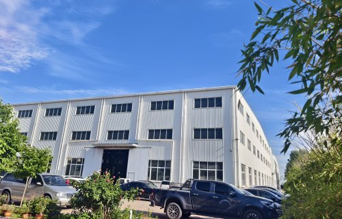 青岛华源装备制造取得换热机组上的管路支撑架专利，可根据管道宽度调节避免管道连接错位