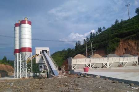 面对恶劣大风天气，怎样加强对混凝土搅拌站的保护