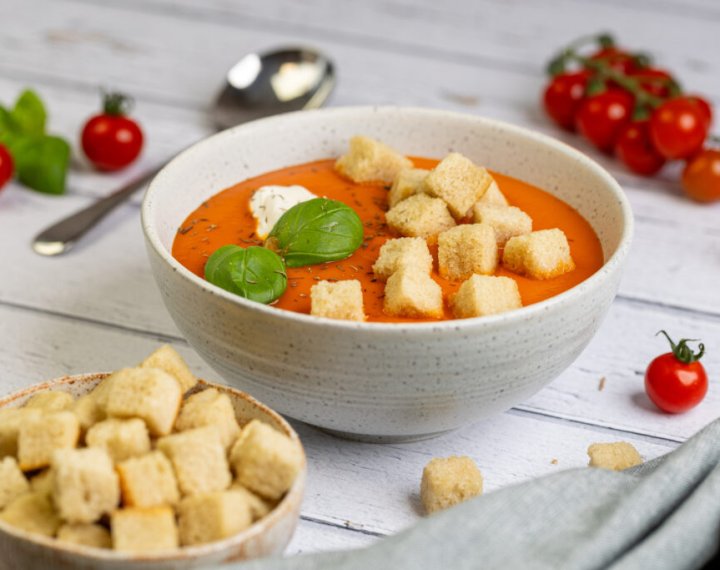 Salted-Croutons_Tomato-Soup_03-1024x683