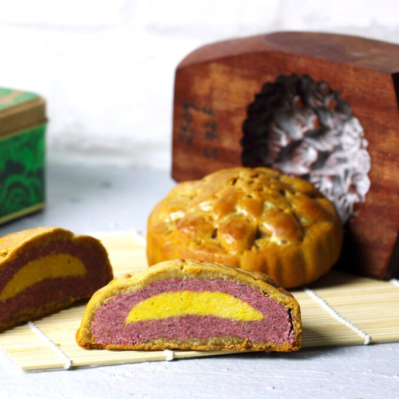 Traditional-Chinese-Moon-Cakes-1024x683