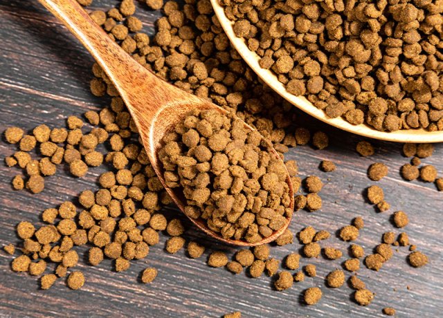 dual-purpose puffed food for pets