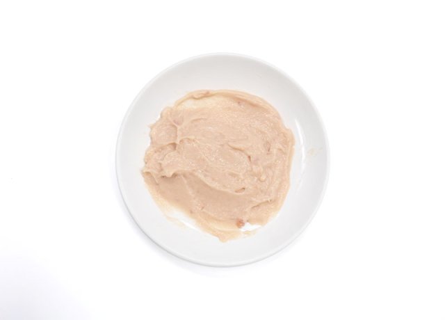 Fresh-locked pet meal with goat milk