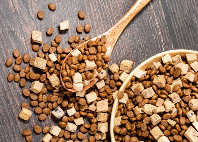 multicomponent freeze-dried food for pets
