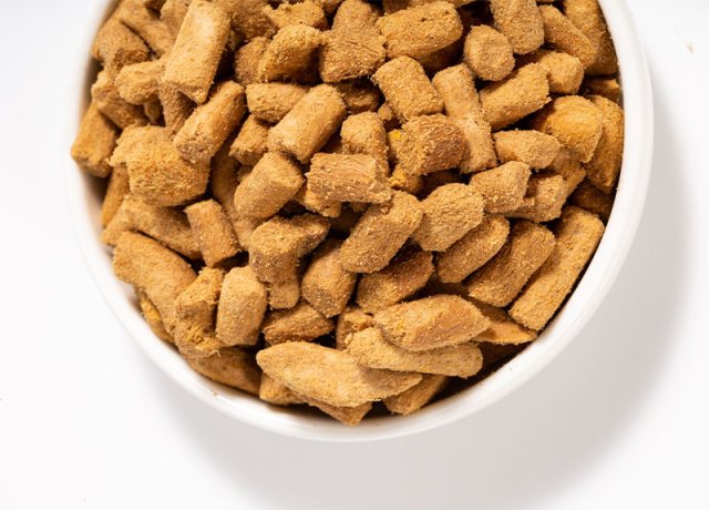 freeze-dried whole poultry cylinder for dogs