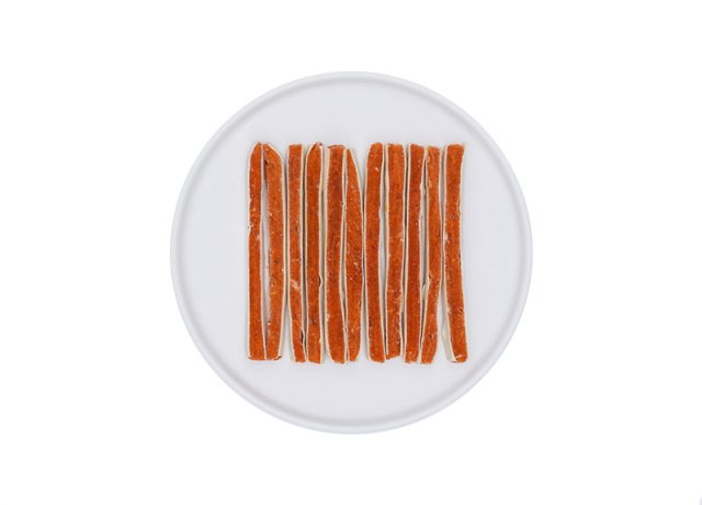 Dry chicken sandwich snack for pets