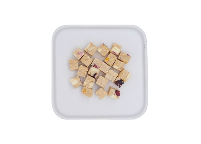 Freeze-dried chicken cheese cranberry dices for pets