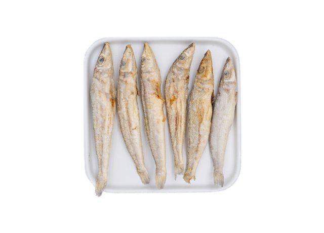 Freeze-dried sardine pet treat