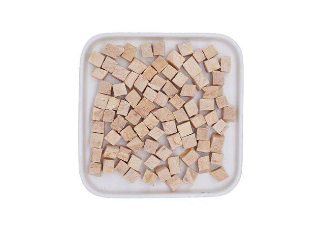 Freeze-dried duck meat chunks for pets