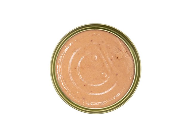 Protein-rich wet canned food for active pets