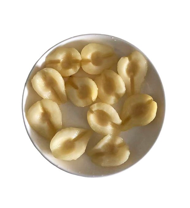 crisp white pear dices ready to eat for dessert use