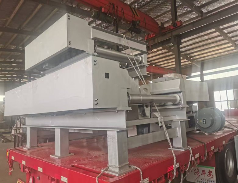 Automatic hot metal transfer equipment in front of furnace