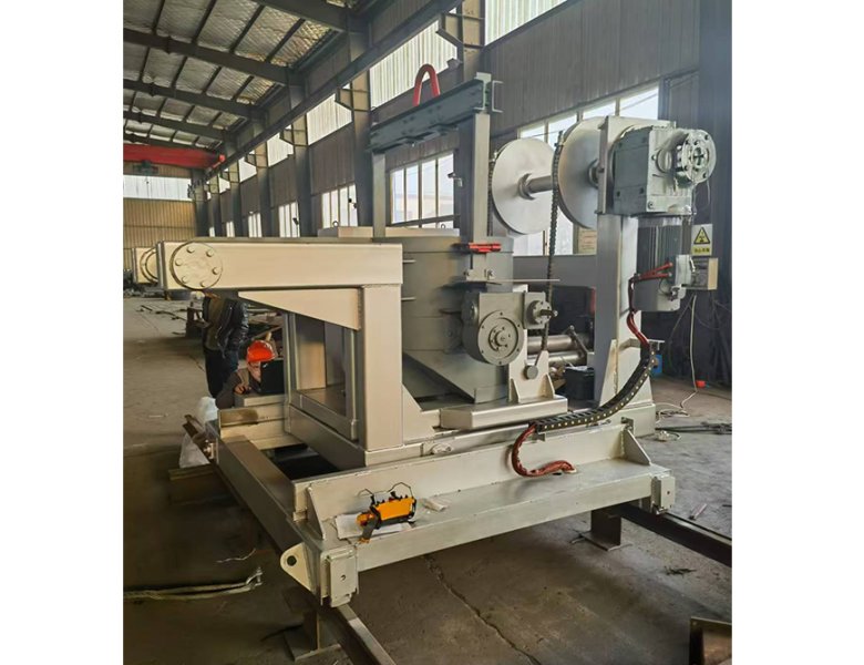 Automatic pouring equipment