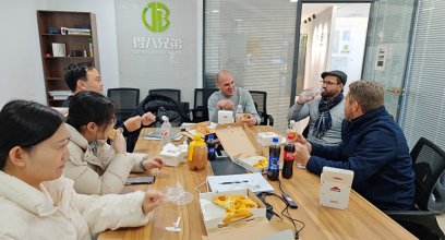 来自巴拉圭的客户来到beat365在线唯一官网进行为期三天的参观考察