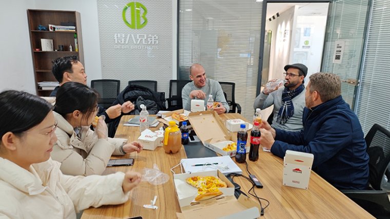 来自巴拉圭的客户来到得八兄弟进行为期三天的参观考察